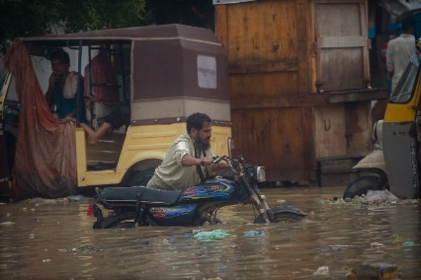 পাকিস্তানে বন্যাজনিত রোগের উপদ্রব বেড়েছে