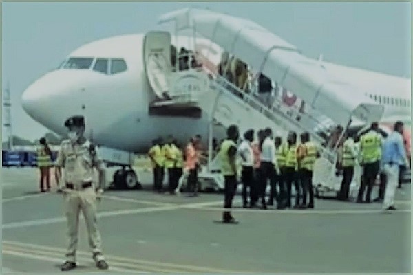 রাশিয়া থেকে দিল্লিগামী বিমানে বোমা হামলার হুমকি