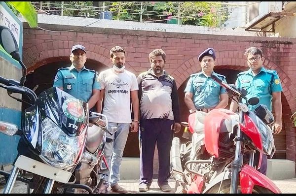 কলেজছাত্রের টাকা ছিনতাই
