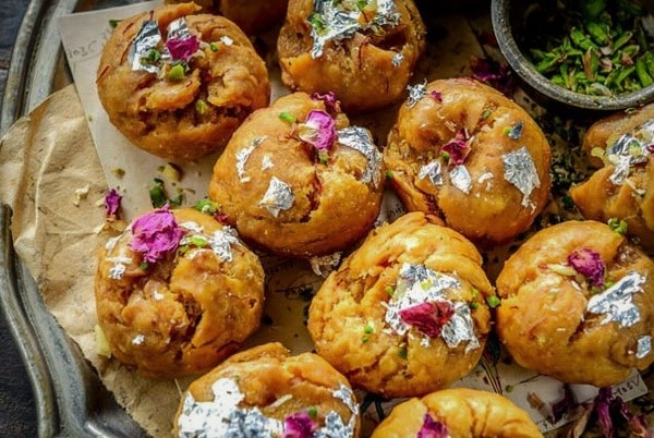 ঘরেই তৈরি করুন সুস্বাদু বালুসাই