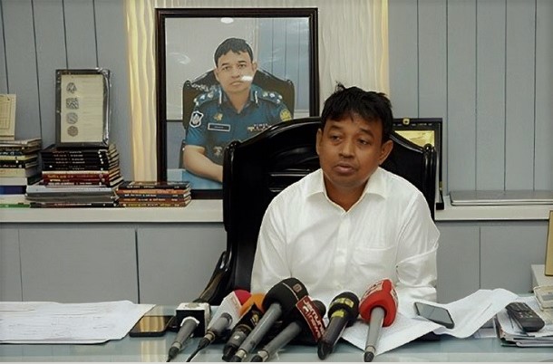 "পুলিশ বক্সে হামলাকারীরা রিকশাচালক নয়"