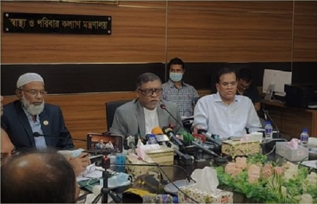 প্রেসক্রিপশন ছাড়া এন্টিবায়োটিক বিক্রি করলে ফার্মেসির লাইসেন্স বাতিল করা হবে বলে জানিয়েছেন স্বাস্থ্য ও পরিবার কল্যাণ মন্ত্রী জাহিদ মালেক।