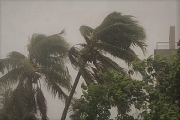 দেশের ১২ জেলায় ৬০ কিমি বেগে ঝড়ের পূর্বাভাস