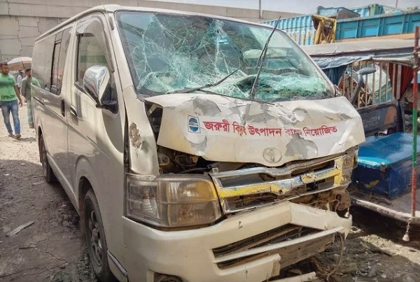 নারায়ণগঞ্জে সড়ক দূর্ঘটনায় ৫ জনের প্রানহানি