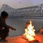 তুরাগে ট্রলারের ধাক্কায় গ্যাস পাইপলাইন ফেটে ঢাকায় তীব্র সংকট: মেরামত চলছে, স্বল্পচাপ অব্যাহত