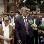 অন্তর্বর্তীকালীন সরকারের পক্ষাবলম্বনকারীদের নিন্দা প্রধানমন্ত্রীর