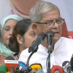 লাইভ টিভি শোতে হাতাহাতি; ভিডিও ভাইরাল