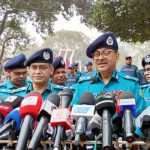 ১৭ ব্যক্তি ও নারী ফুটবল দলের হাতে একুশে পদক তুলে দিলেন প্রধান উপদেষ্টা