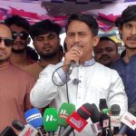 পৃথিবী বাঁচাতে তরুণদের প্রতি ড. ইউনূসের আহ্বান