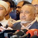 নতুন নকশার ছয়টি ব্যাংক নোট উন্মোচন: প্রধান উপদেষ্টার হাতে হস্তান্তর