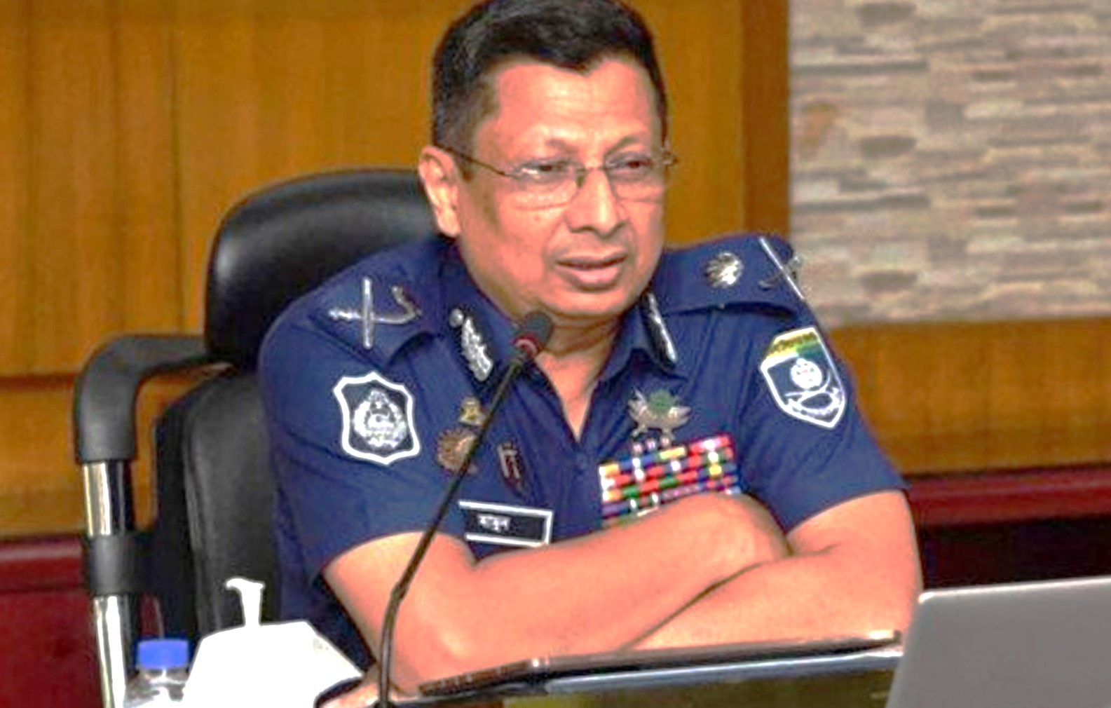 জুলাই আন্দোলন দমনে নির্দেশনা ও মারণাস্ত্র ব্যবহারের তথ্য প্রকাশ করলেন সাবেক আইজিপি মামুন