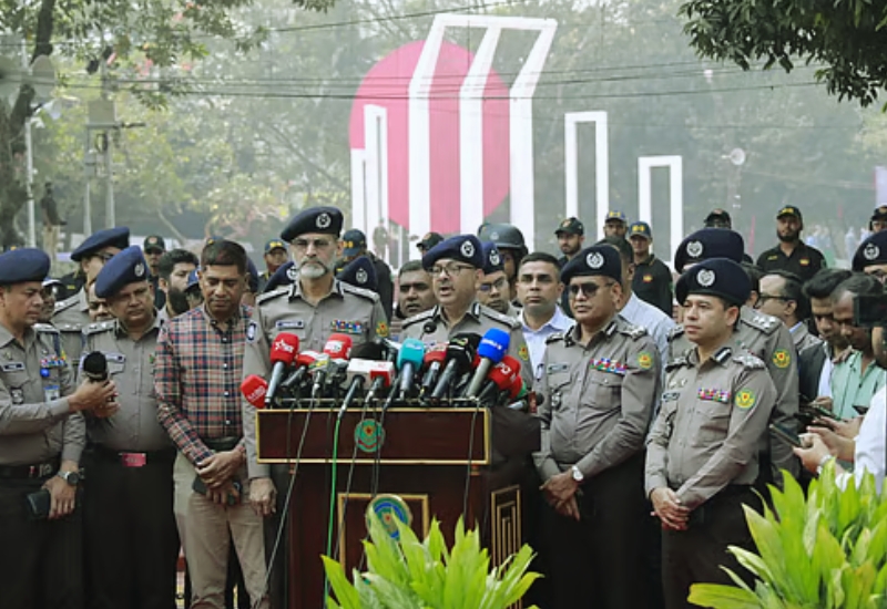 শহীদ মিনারে নিশ্ছিদ্র নিরাপত্তা, ‘কোনো শঙ্কা নেই’ :ডিএমপি কমিশনার
