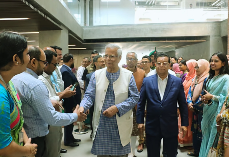রাষ্ট্র পরিচালনা শেষে পুরোনো ঠিকানায় অধ্যাপক মুহাম্মদ ইউনূস
