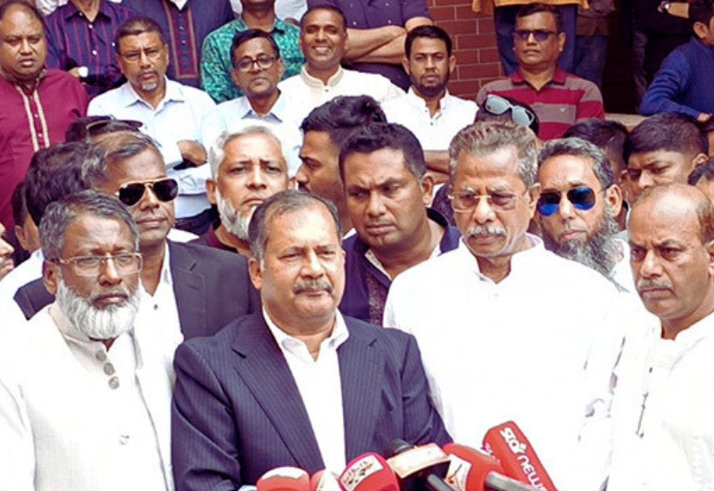 'চলতি মাসেই দেশজুড়ে ‘ফ্যামিলি কার্ড’ কার্যক্রম শুরু; প্রথমে মিলবে অর্থ সহায়তা'