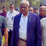 সাদা পোশাকের নীরব ভাষা: আলমারির রঙেই কী ধরা পড়ে আপনার ব্যক্তিত্ব?