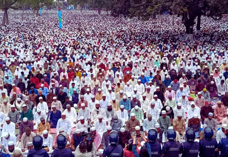 ১৯৯তম ঈদের জামাতে লাখো মুসল্লির ঢল, ঐতিহ্যের সাক্ষী শোলাকিয়া