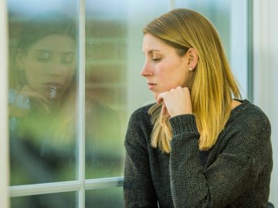 মাসের নির্দিষ্ট সময়ে কেন বাড়ে নারীদের মানসিক অস্থিরতা?