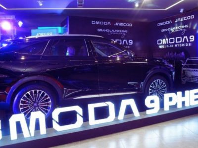 এক চার্জেই ১,২৫৫ কিমি! দেশের বাজারে হাইব্রিড গাড়ি ওমোডা ৯
