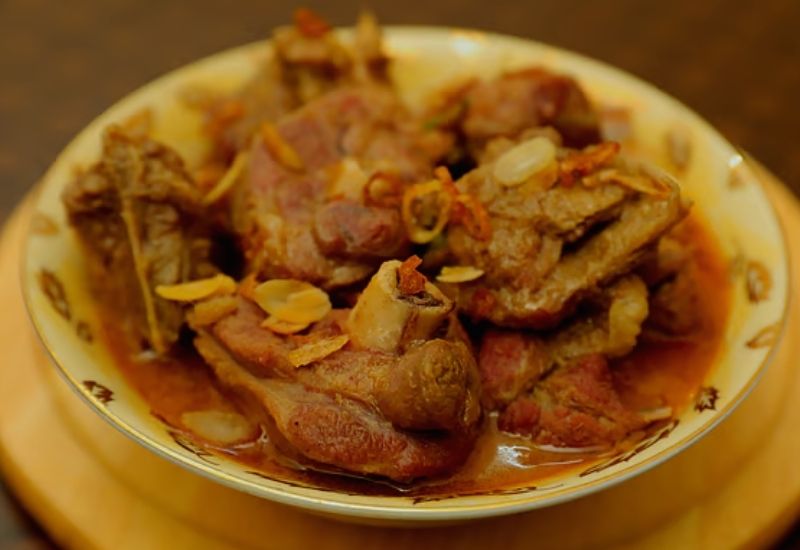 চিরাচরিত স্বাদ বদলে পাতে আসুক শাহী খাসির কোরমা!