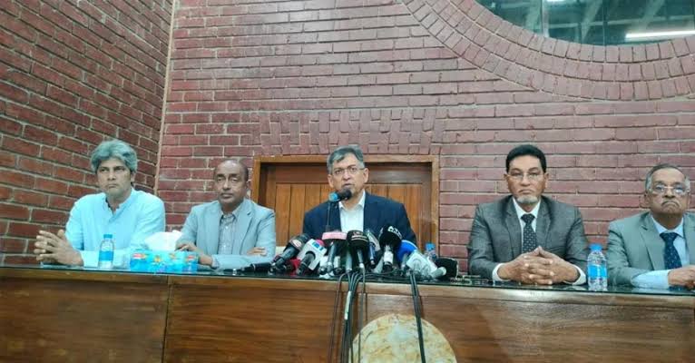 জাতীয় সংসদের কেবিনেট কক্ষে সংবিধান সংশোধন কমিটির গুরুত্বপূর্ণ বৈঠক